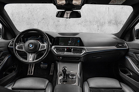 BMW 330e 11 of 29
