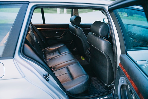 BMW 520i 17 of 30