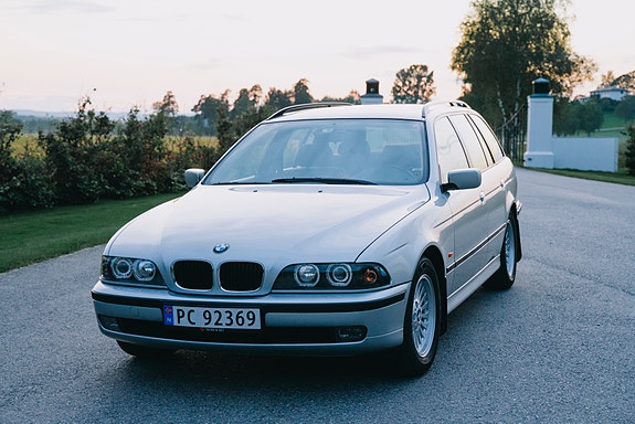 BMW 520i 4 of 30