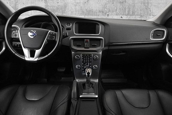 Volvo V40 27 of 27