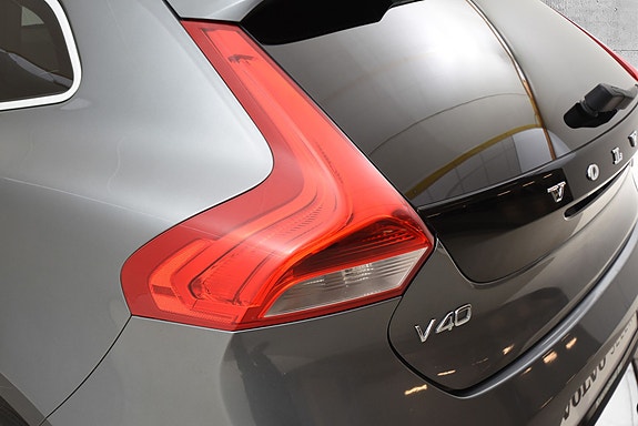 Volvo V40 7 of 27