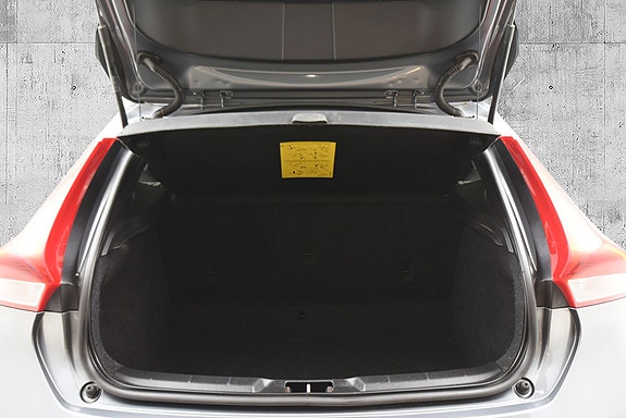 Volvo V40 10 of 27