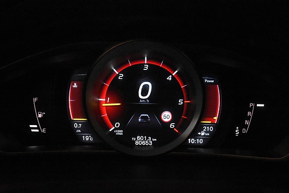 Volvo V40 13 of 27