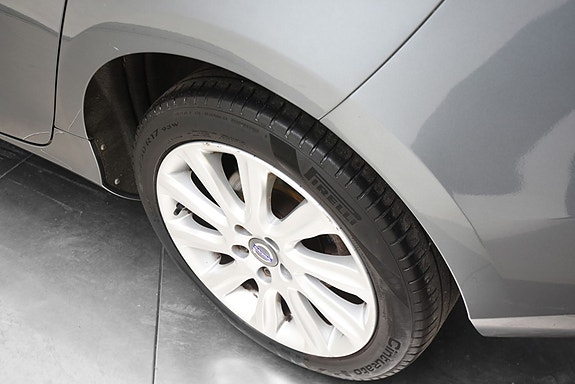 Volvo V40 9 of 27