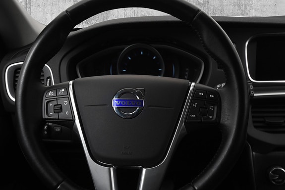 Volvo V40 12 of 27