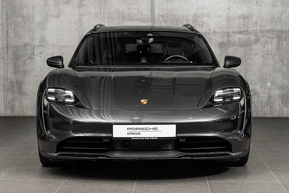 Porsche Taycan Cross Turismo 6 of 30