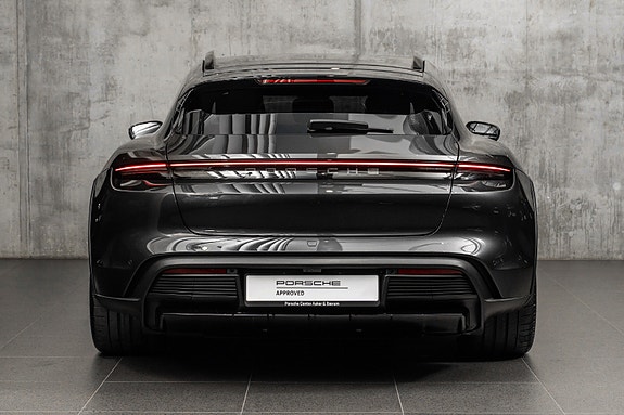 Porsche Taycan Cross Turismo 7 of 30