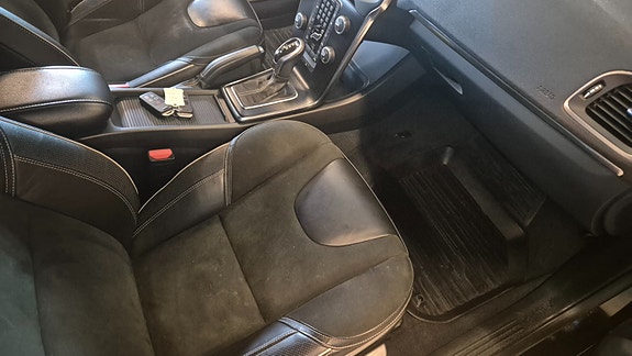 Volvo V40 16 of 16