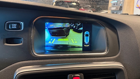Volvo V40 9 of 16