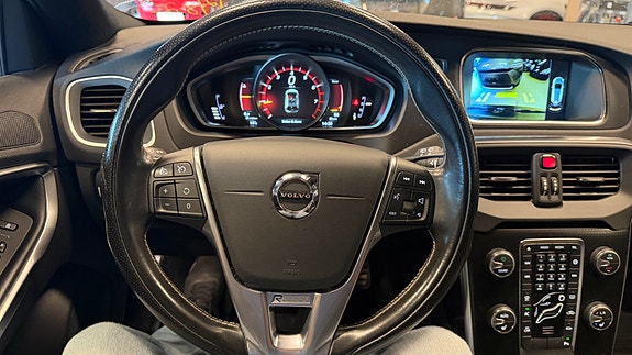 Volvo V40 8 of 16