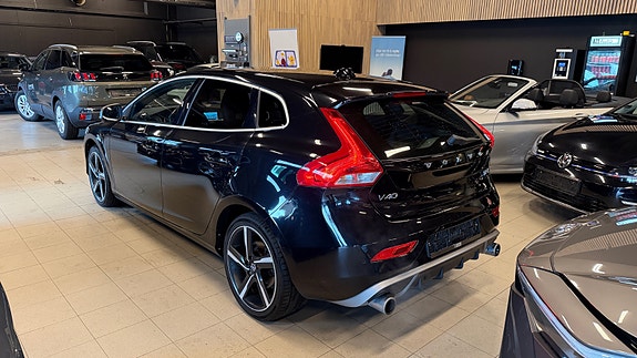 Volvo V40 4 of 16