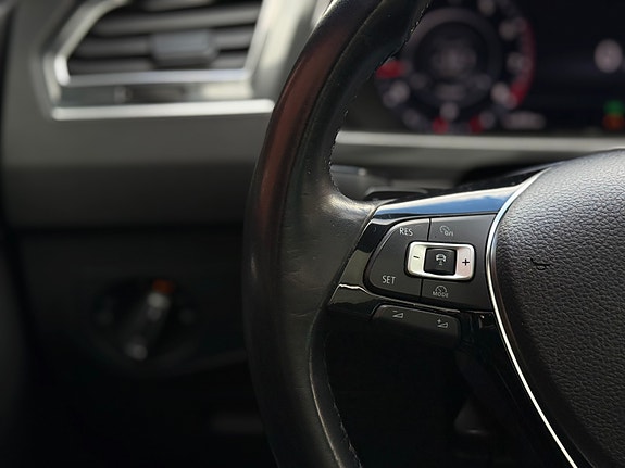 Volkswagen Tiguan 14 of 30