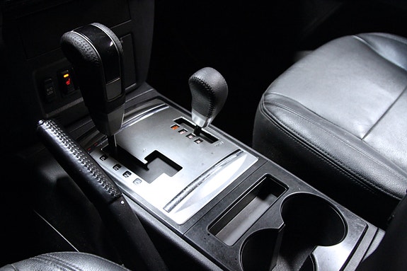 Mitsubishi Pajero 17 of 23