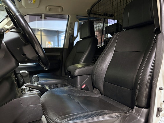 Mitsubishi Pajero 9 of 23