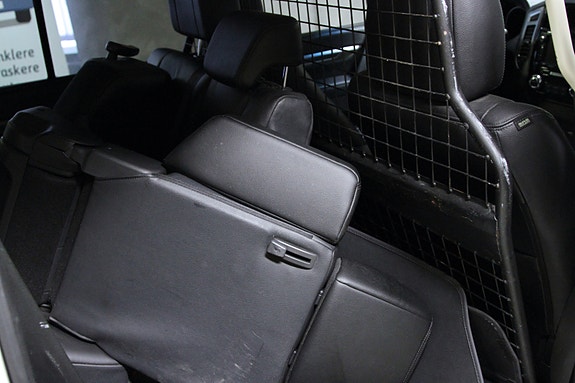 Mitsubishi Pajero 8 of 23
