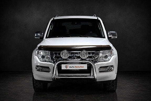 Mitsubishi Pajero 3 of 23