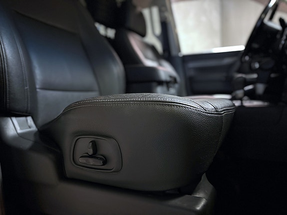 Mitsubishi Pajero 11 of 23