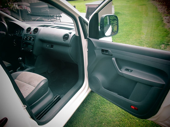 Volkswagen Caddy Maxi 11 of 16