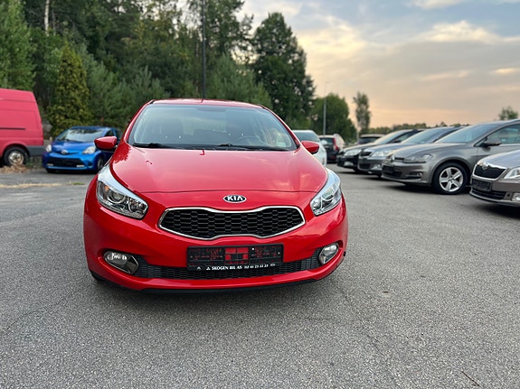 Kia Ceed 2 of 24