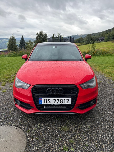 Audi A1 2 of 17
