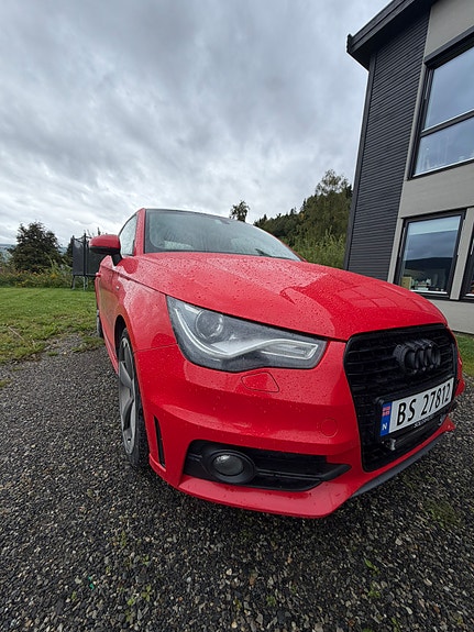 Audi A1 3 of 17