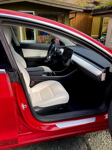 Tesla Model 3 5 of 8