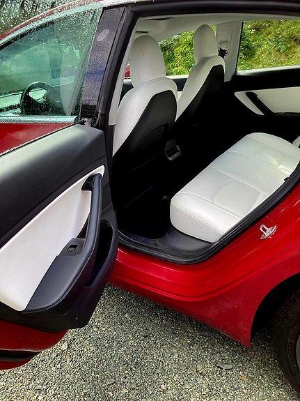 Tesla Model 3 7 of 8