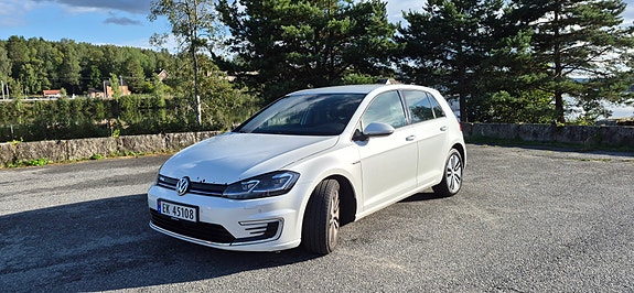 Volkswagen e-Golf VII 2 of 25