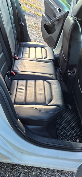 Volkswagen e-Golf VII 15 of 25