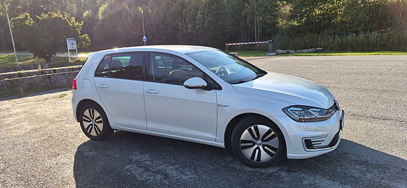 Volkswagen e-Golf VII 3 of 25