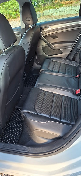 Volkswagen e-Golf VII 16 of 25