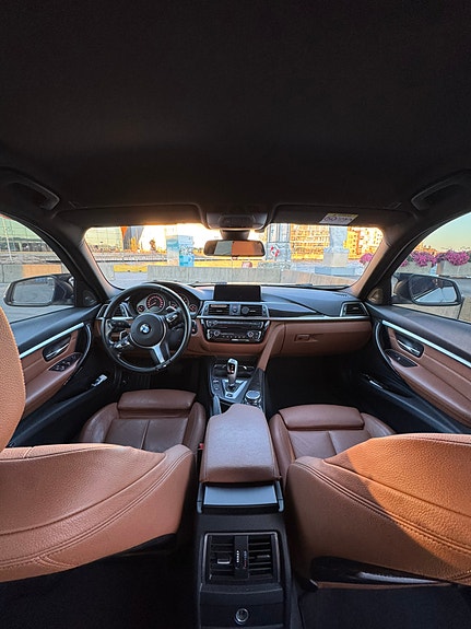 BMW 330e 8 of 8