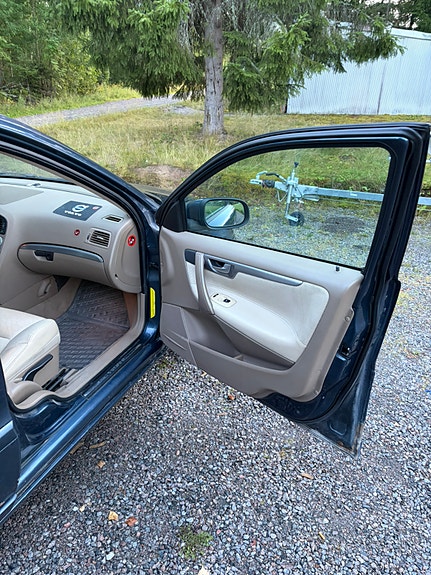 Volvo V70 15 of 25