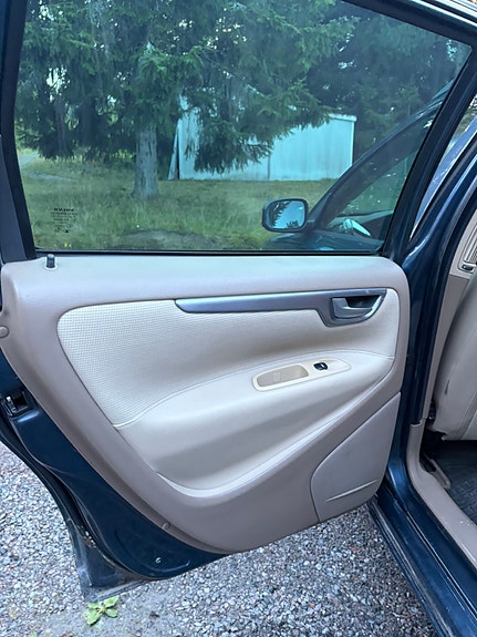 Volvo V70 21 of 25
