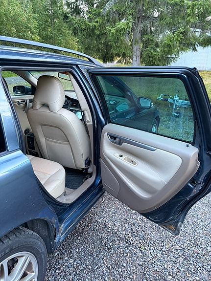 Volvo V70 13 of 25