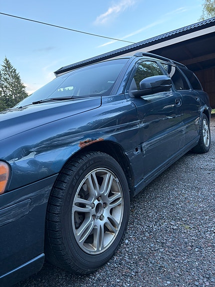 Volvo V70 4 of 25