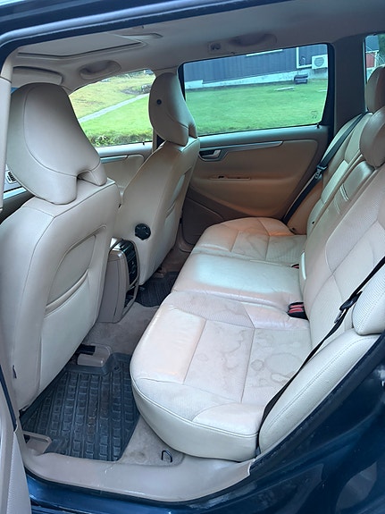 Volvo V70 22 of 25