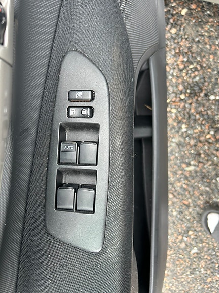 Toyota Auris 7 of 11