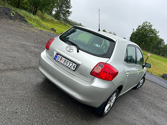Toyota Auris 4 of 11