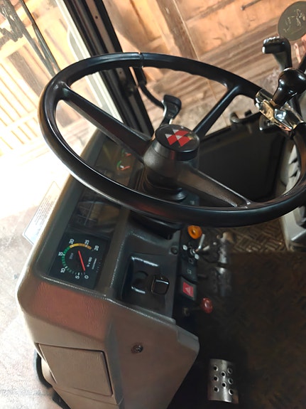 Massey Ferguson 3050 10 of 26