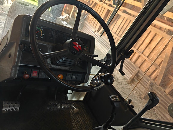Massey Ferguson 3050 11 of 26