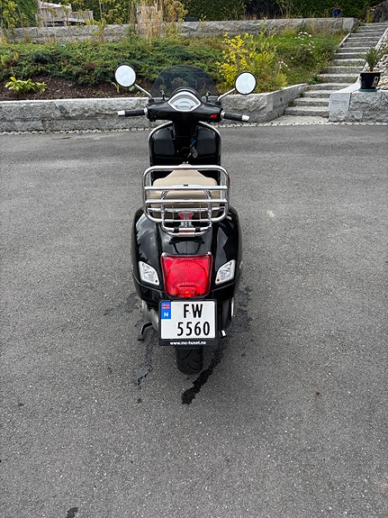 Vespa GTS 300 11 of 15