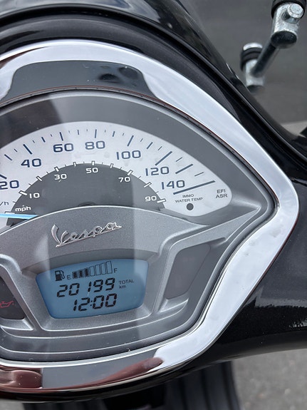 Vespa GTS 300 5 of 15
