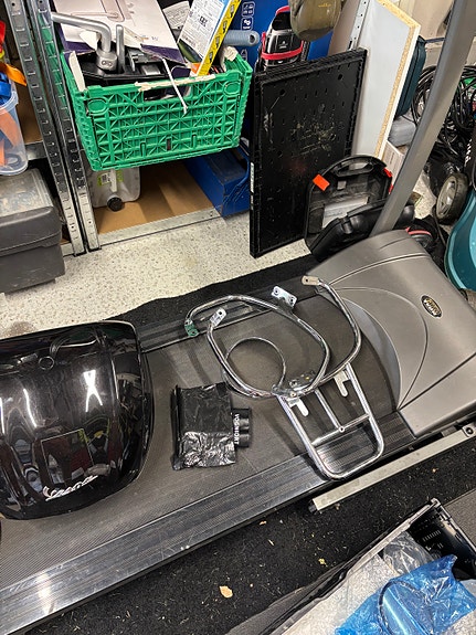 Vespa GTS 300 15 of 15