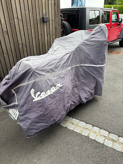 Vespa GTS 300 13 of 15