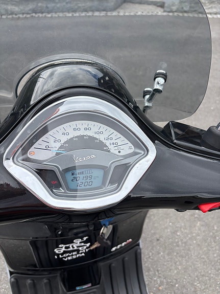 Vespa GTS 300 7 of 15