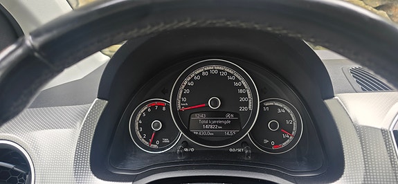 Volkswagen UP! 14 of 21