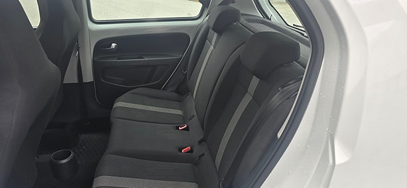 Volkswagen UP! 10 of 21