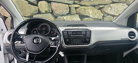 Volkswagen UP! 11 of 21