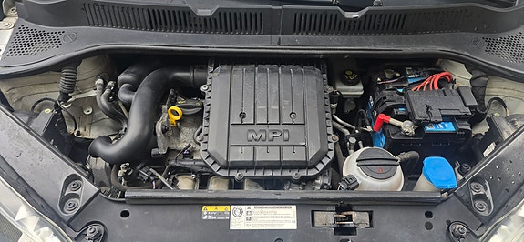 Volkswagen UP! 12 of 21